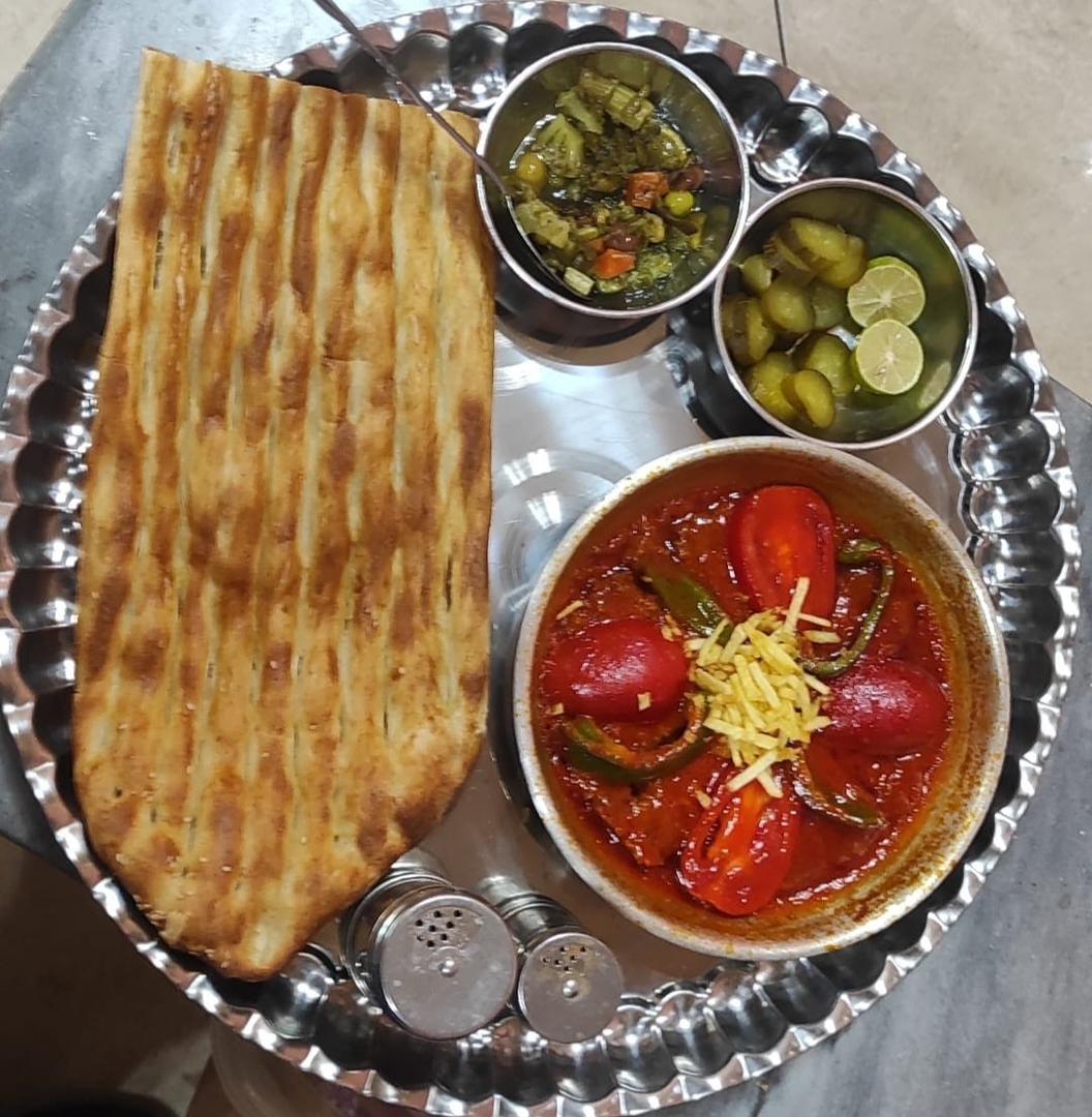 سفره خانه و قهوه خانه محفل در خزانه ی تهران